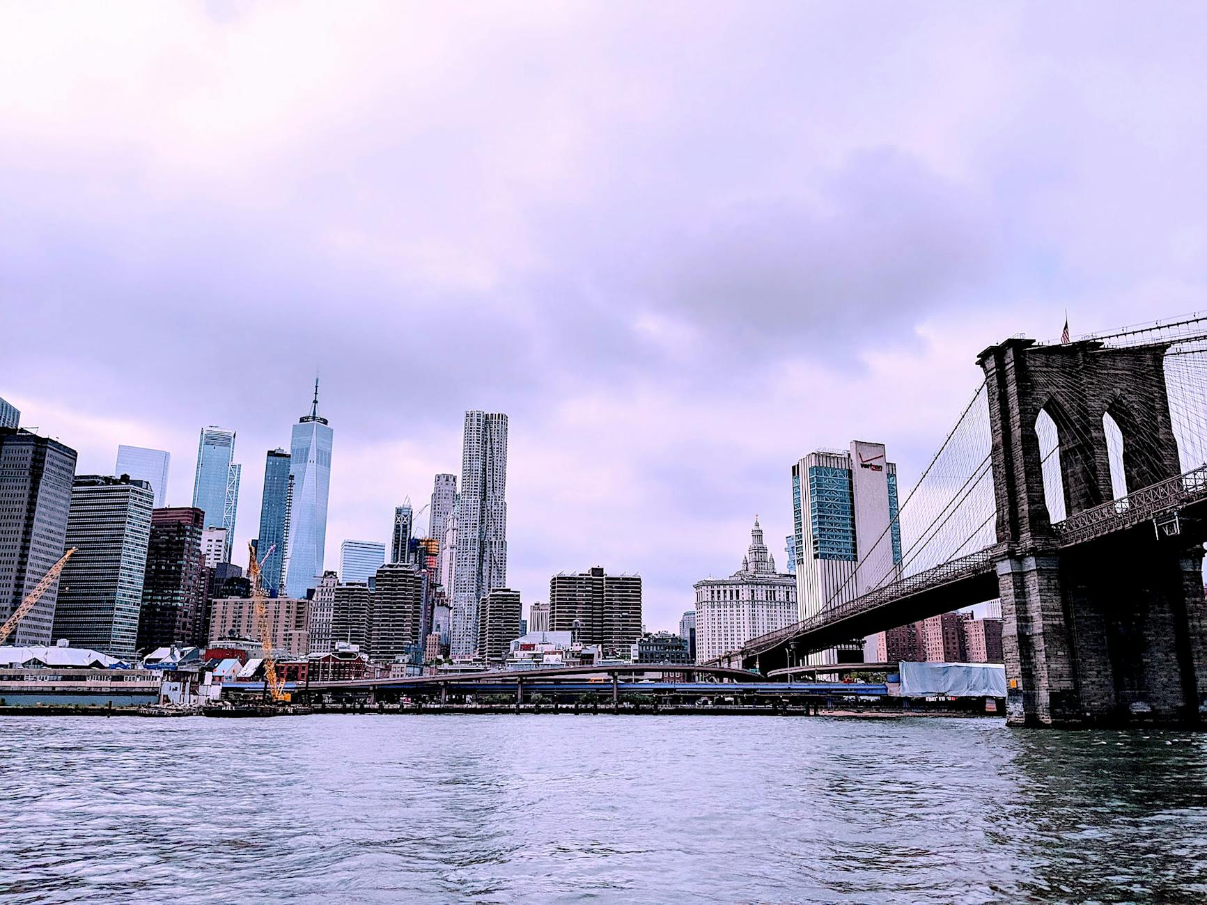 Il CX Forum East si muove rapidamente per design, ma l'atmosfera di Brooklyn ti invita a riflettere con chiarezza.